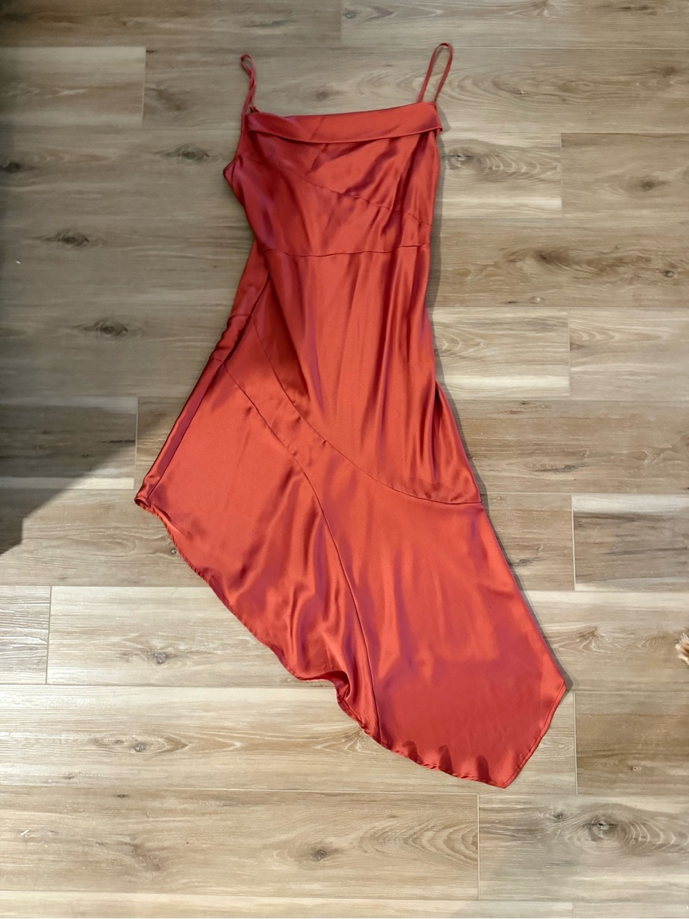 Silk coral dress. Scoop neck with beautiful cut.